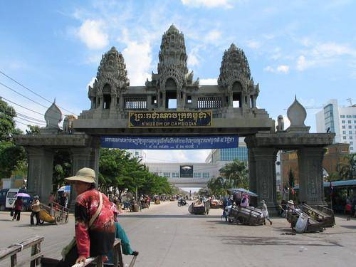 Из паттайи в камбоджу на автобусе, прохождение границы