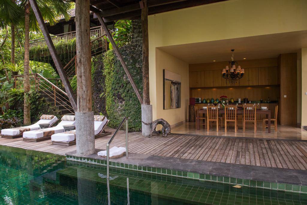Romance in ubud: komaneka bisma resort | two wandering soles