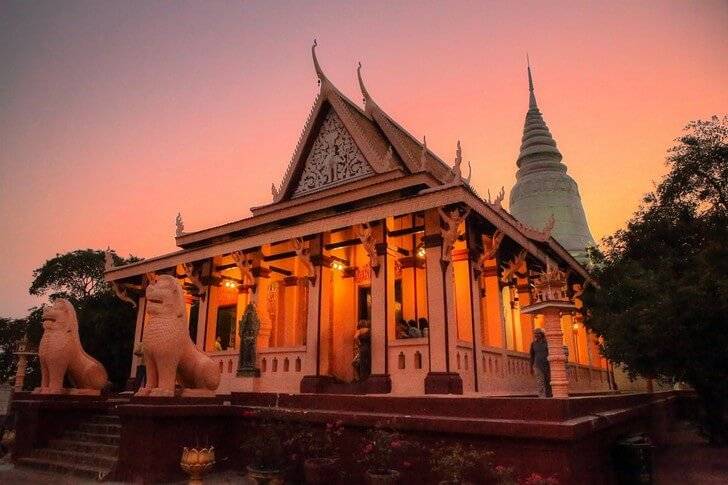 Пномпень – столица камбоджи. полезная информация о городе, как добраться, отели в пномпене. достопримечательности пномпеня – что посмотреть в городе за один деньolgatravel.com