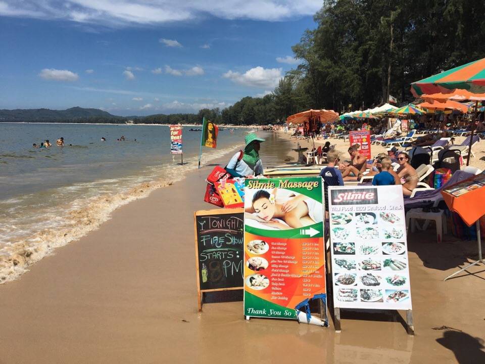 Чем славится пляж банг тао пхукет?