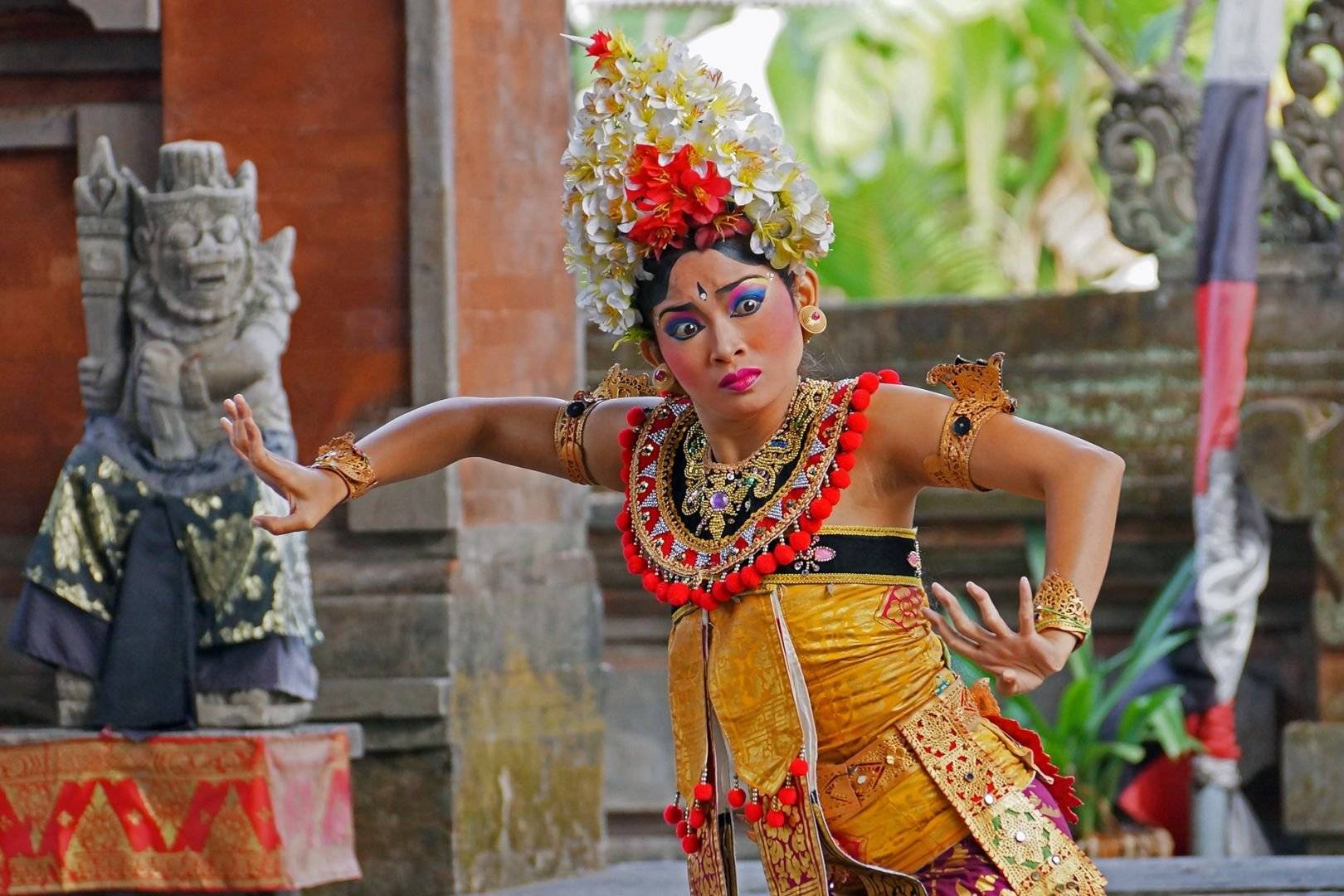 Интуитивные танцы в индонезии. расписание тренингов. самопознание.ру