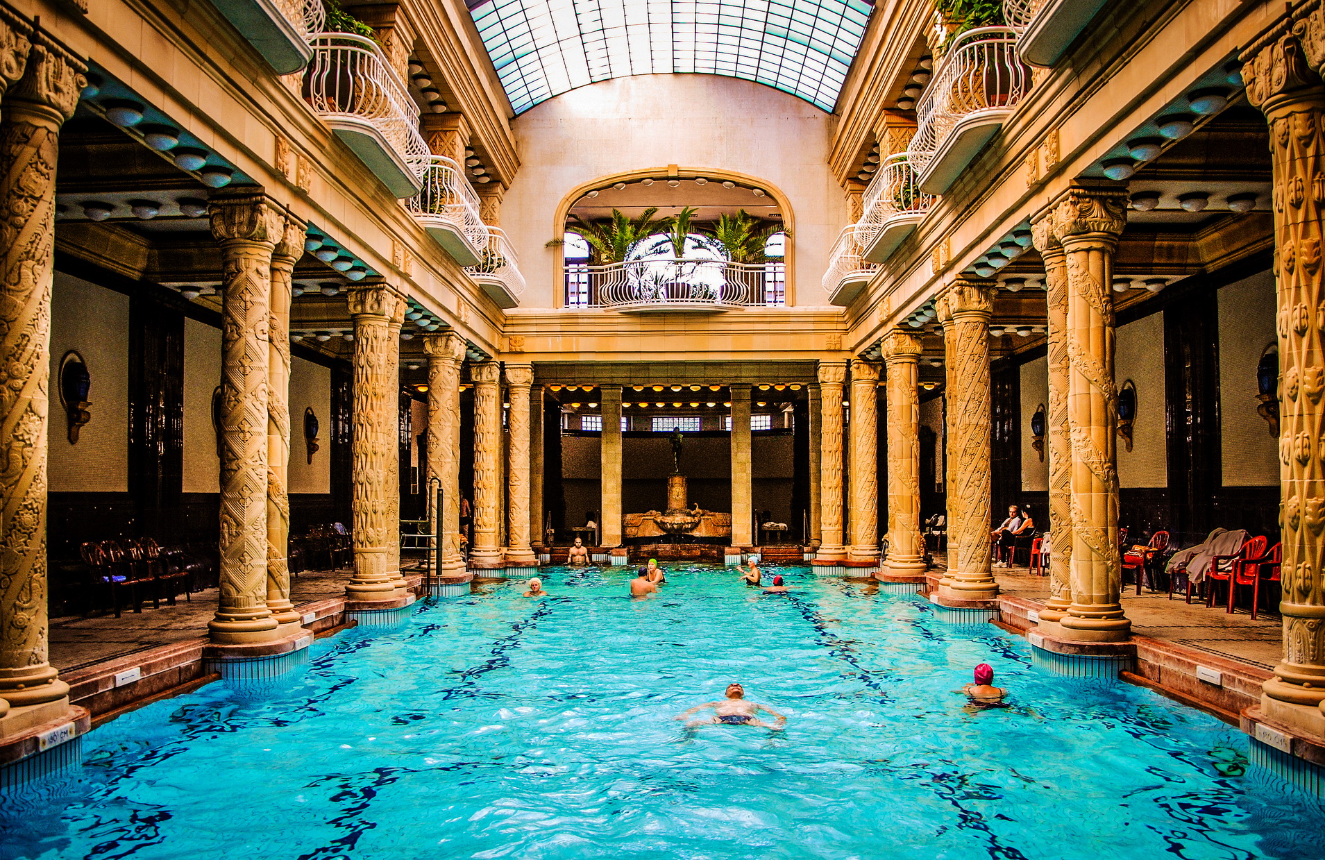Лечение и отдых: лучшие спа-отели будапешта с термальными бассейнами и купальнями