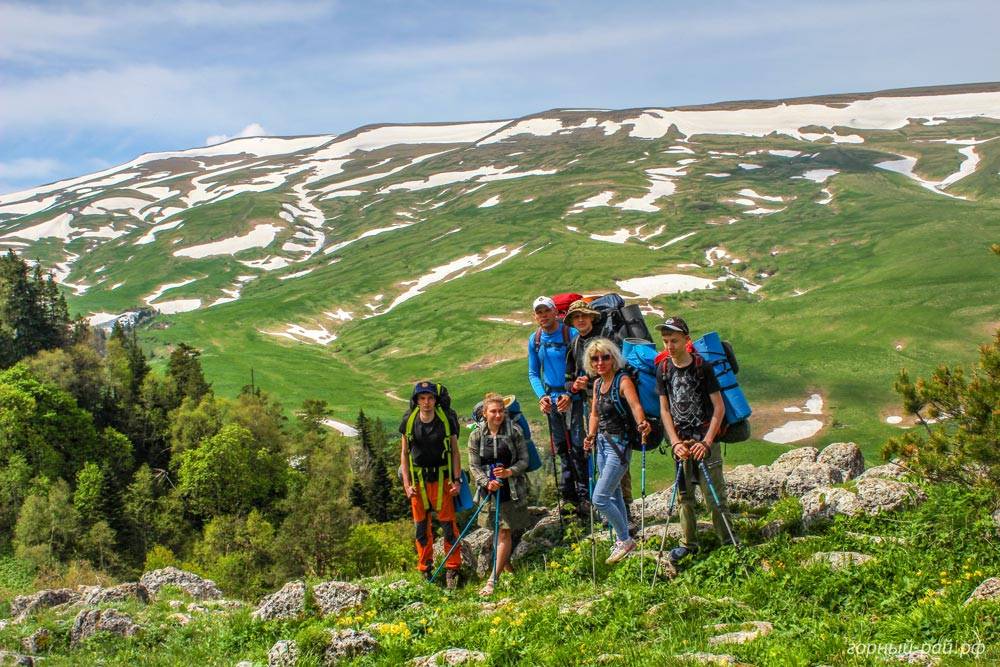 Люди в горах Адыгеи