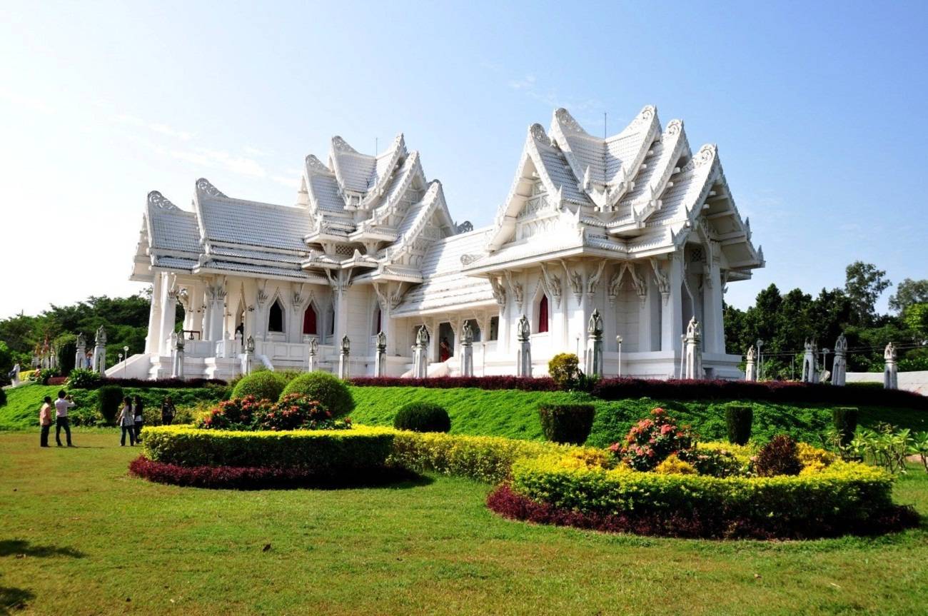 Особенности буддийских храмов - как они выглядят и что внутри