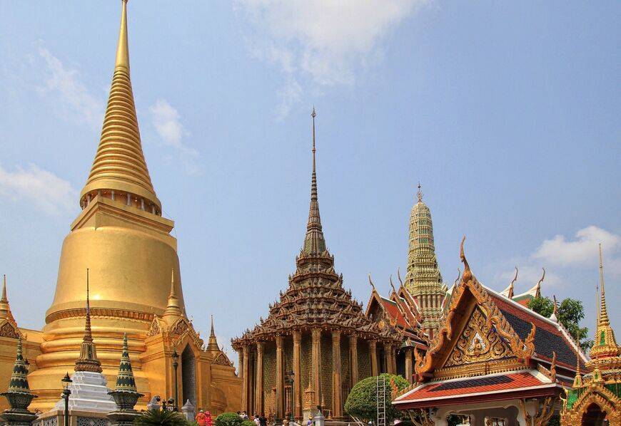 Королевский дворец в бангкоке: все что нужно знать туристам - thailand-trip.org