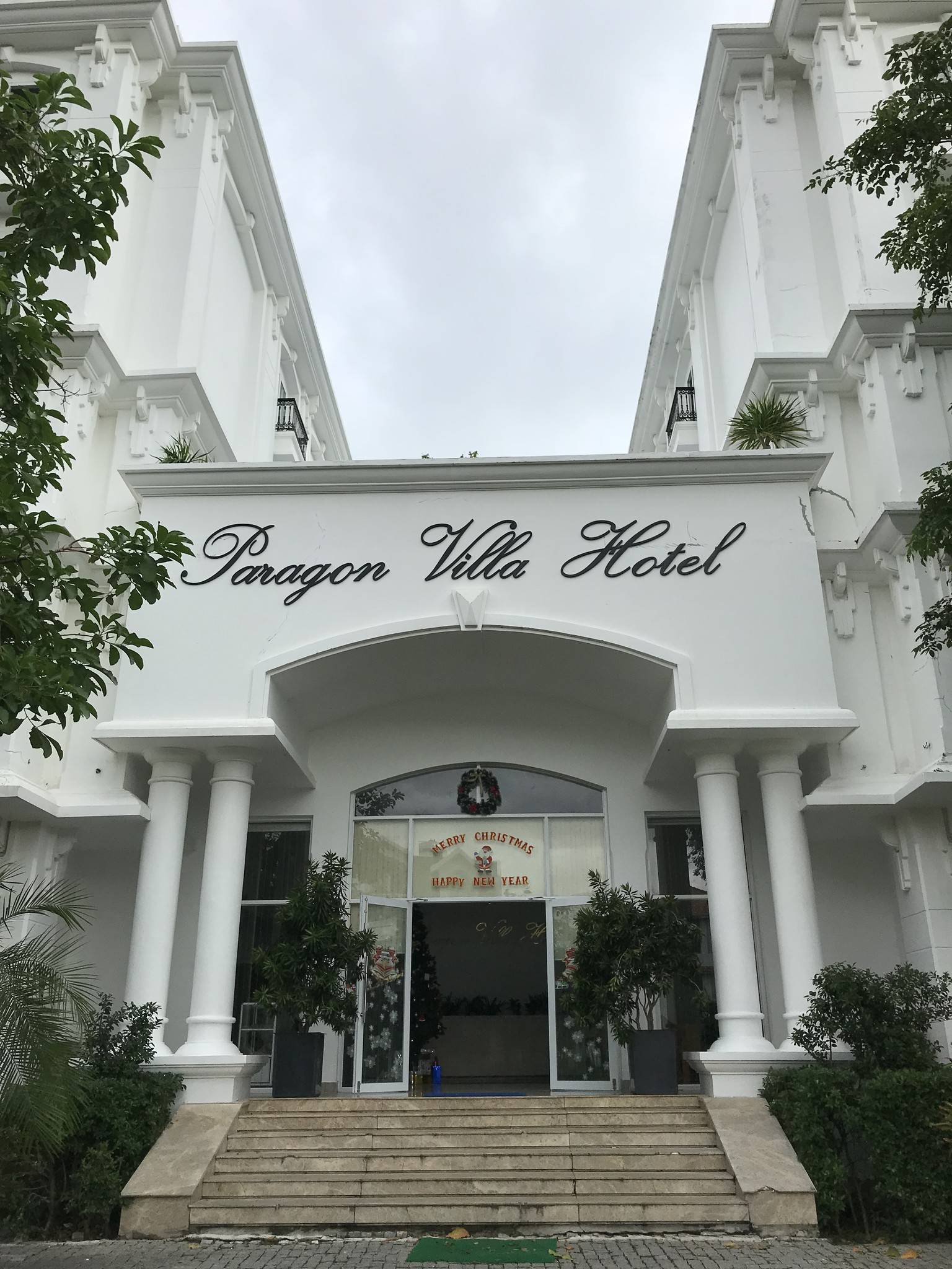 Paragon villa hotel
