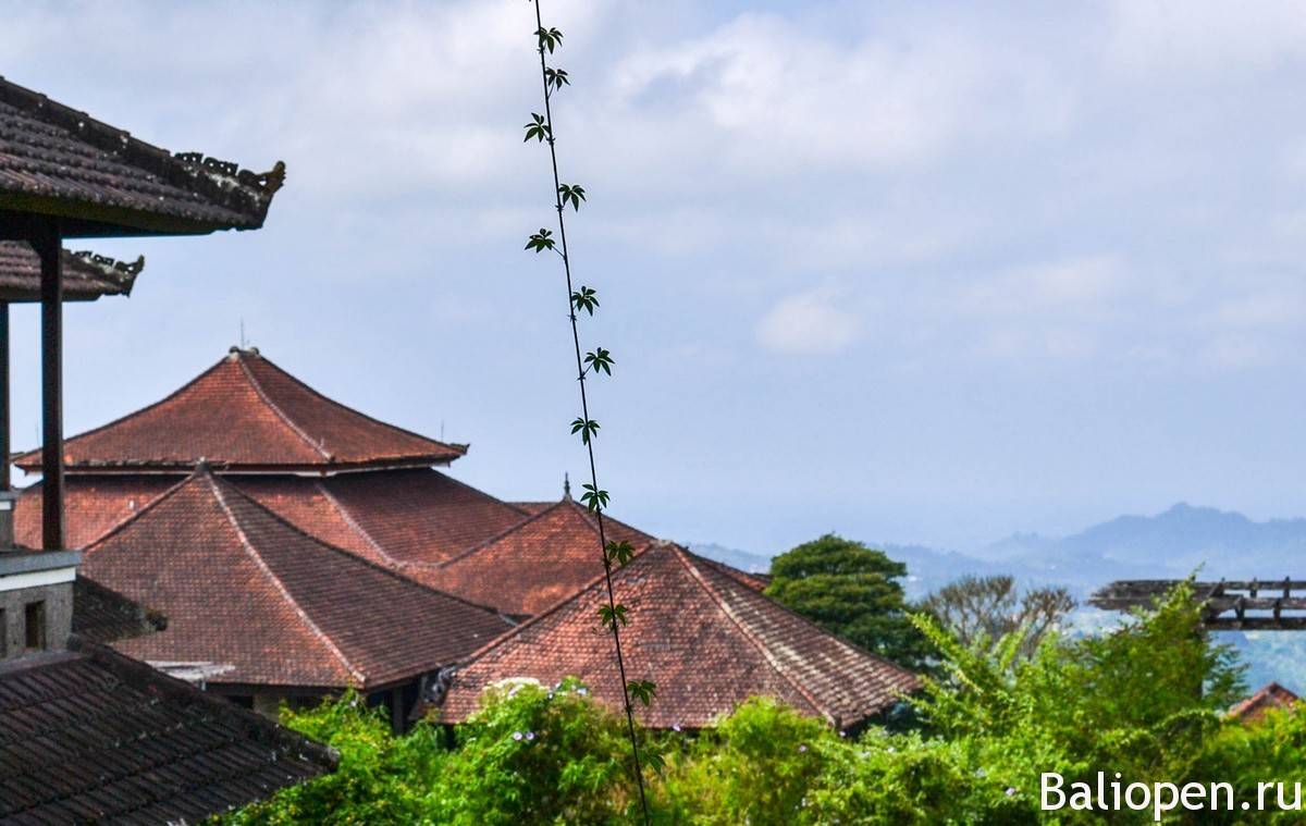 Посещение отеля-призрака на острове бали