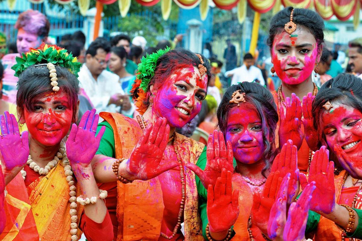 Краски холи в индии
