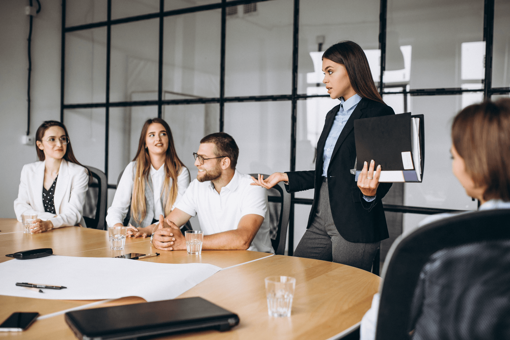 Employees group. Люди в офисе. Бизнес люди. Группа людей в офисе. Команда в офисе.