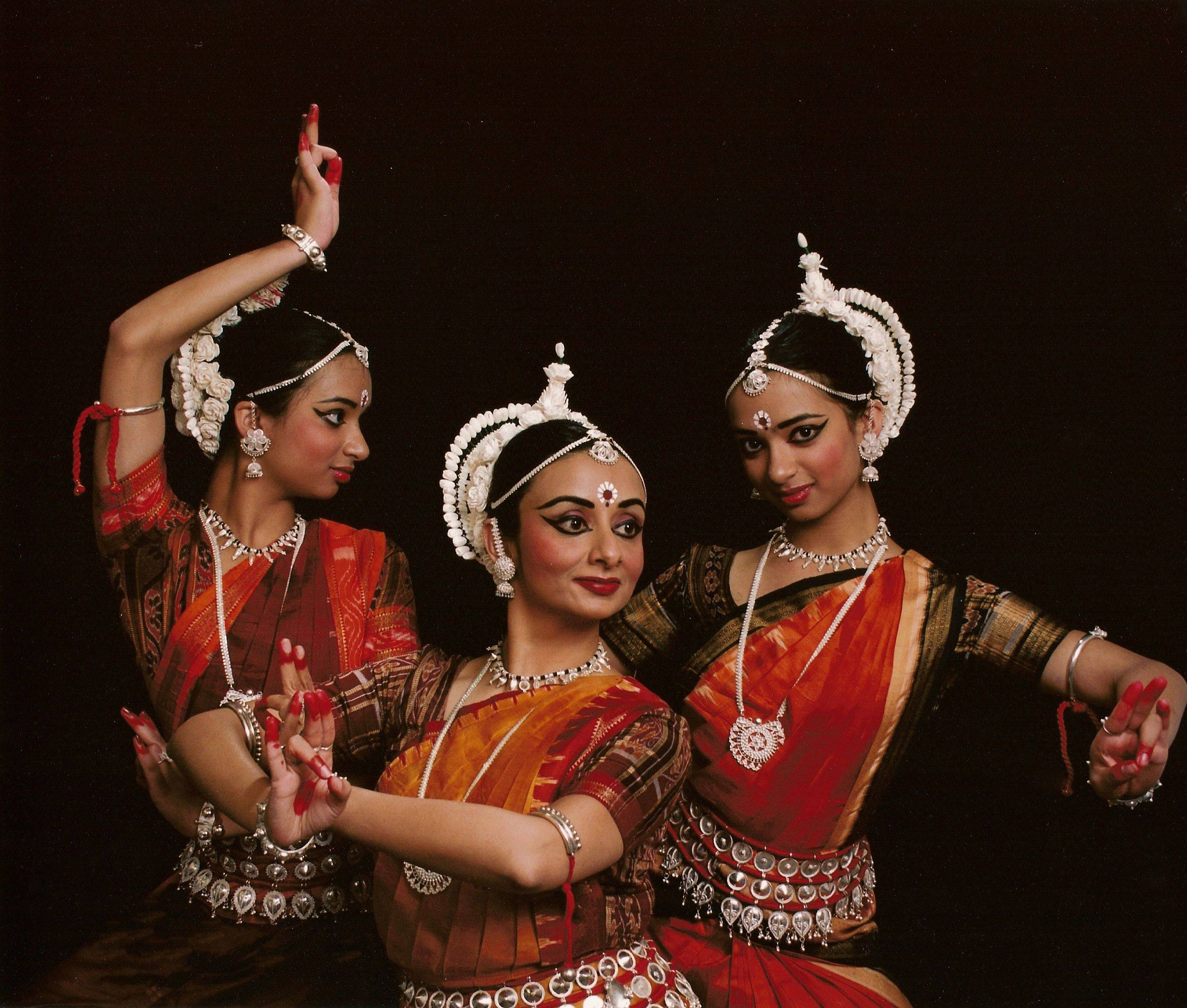 Индийский классический танецсодержание а также виды классических танцев [ править ]