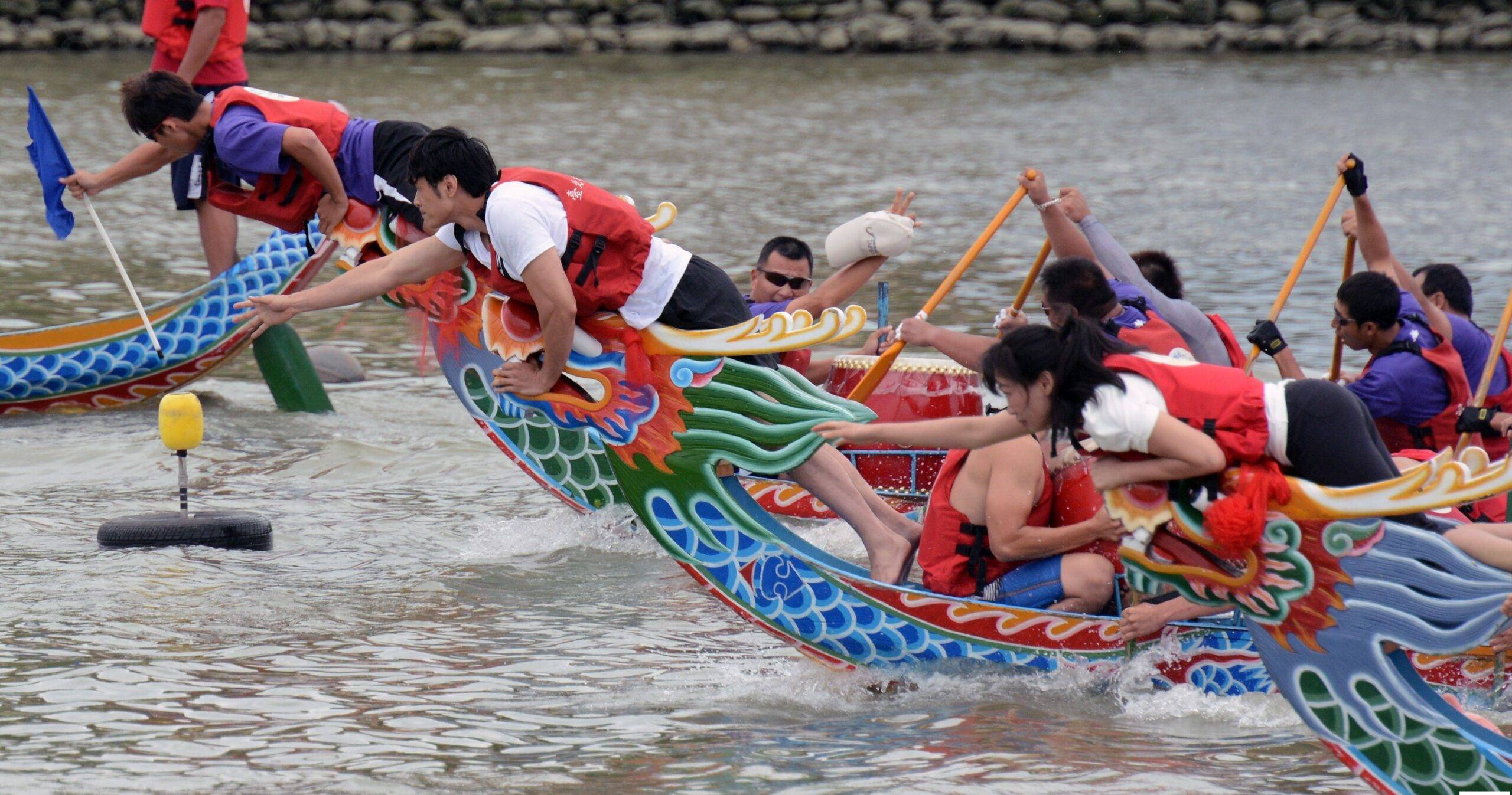 Правящая партия провинции Шокчанг отменила традиционные лодочные гонки