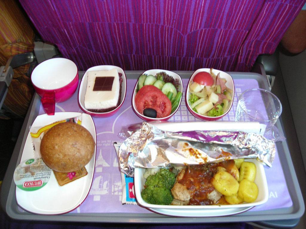 Сколько раз кормят в самолете до тайланда?