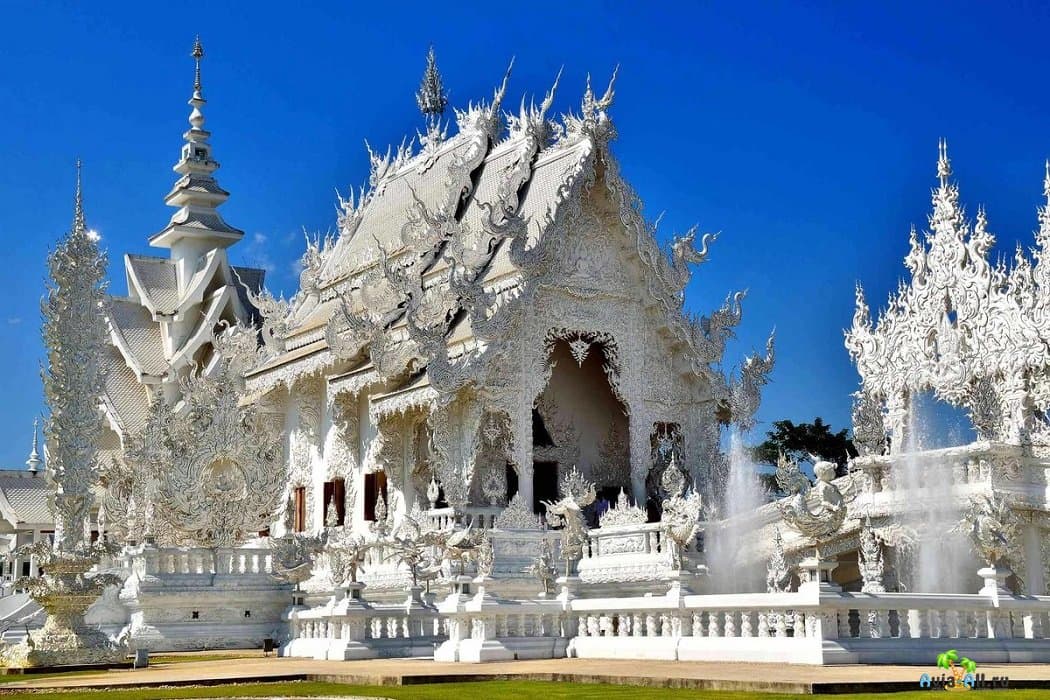Белый храм в тайланде- время застывшее в камне