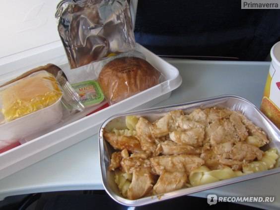 Как кормят в самолете thaiairways при полёте в бангкок и обратно