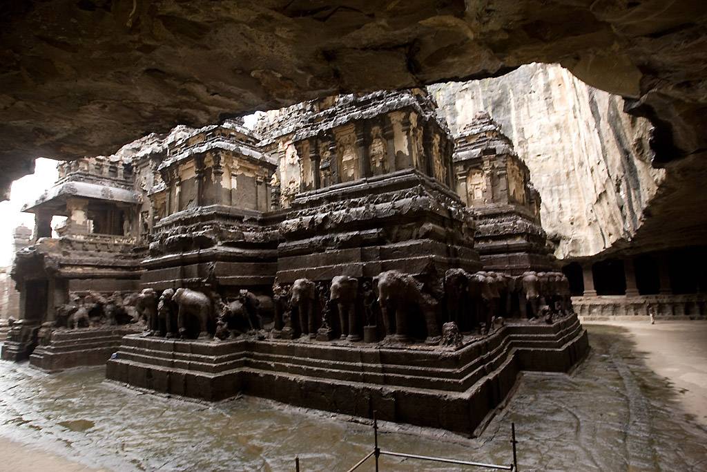 14 знаменитых скальных гробниц и храмов