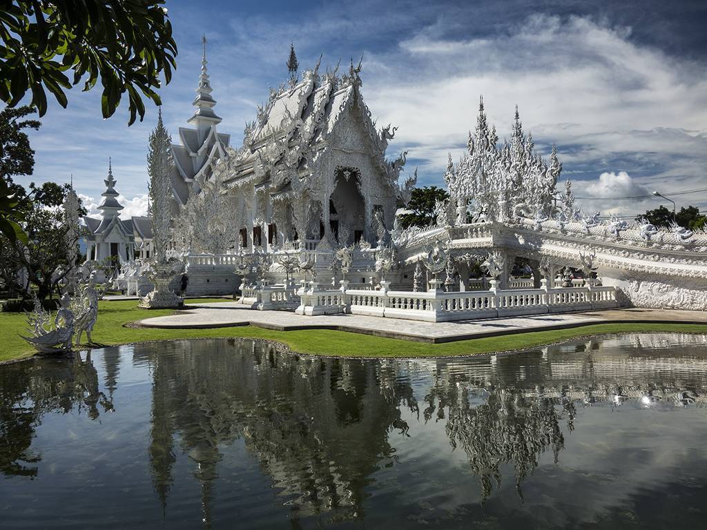 Храм ват ронг кхун в тайланде