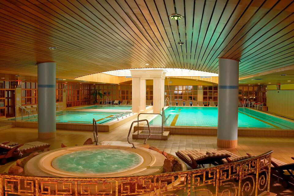 10 лучших отелей Будапешта с термальными бассейнами