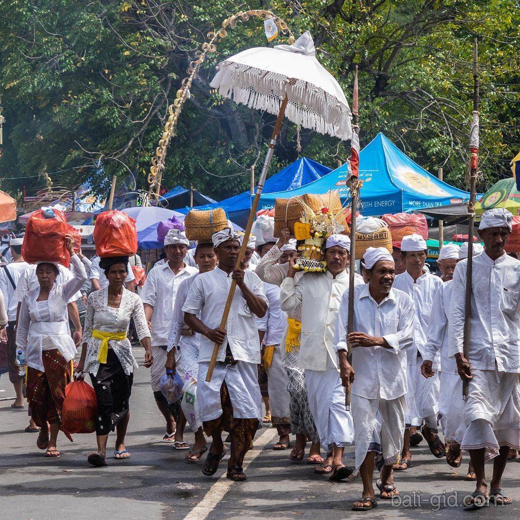Balinese ceremonies: galungan and kuningan