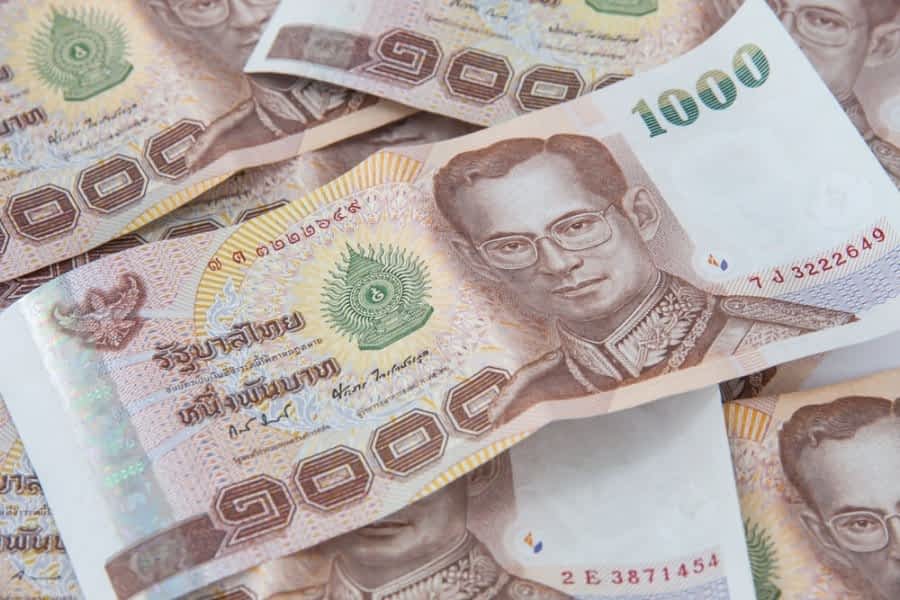 Какую валюту брать в таиланд