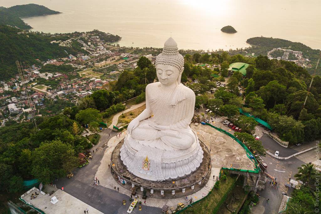 Большой будда в паттайе, таиланд.