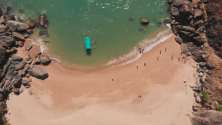 Пляж баттерфляй, гоа (индия): история, фото, как добраться, адрес
на карте и время работы в 2022 - 2023