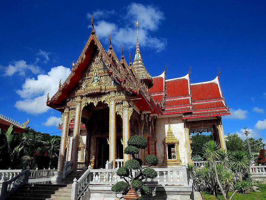 Храм суван кхири кет, пхукет, карон, таиланд. отели рядом на карте, фото, видео, статуи, как добраться — туристер.ру