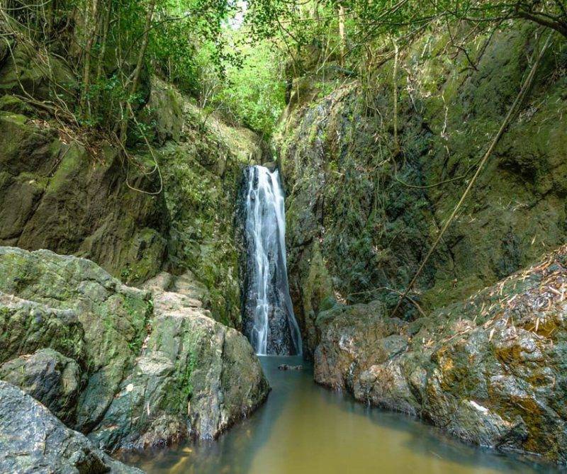 Водопады пхукета: kathu waterfall с сюрпризом для тех, кто поднимется до конца