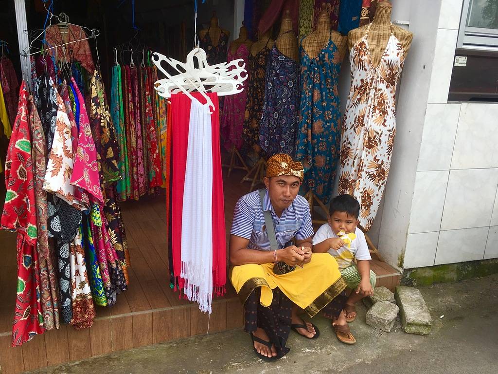 Как привезти домой Бали: выбираем мебель