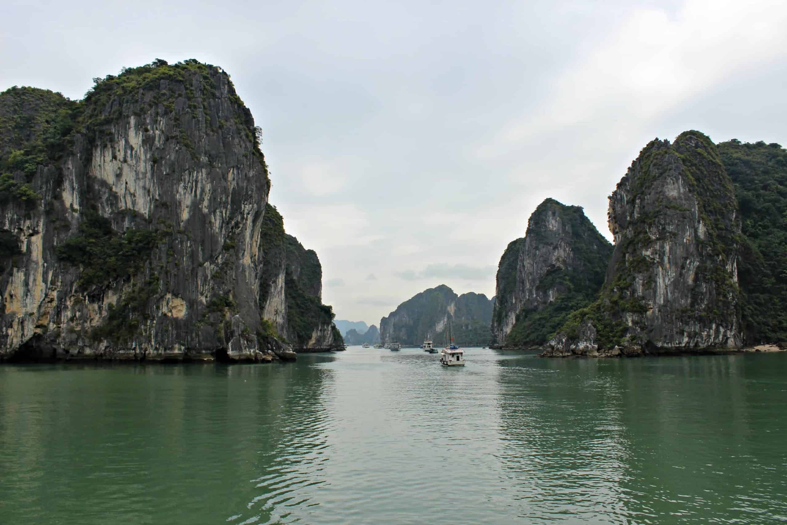 Бухта халонг вьетнам фото - описание, местонахождение, развлечения