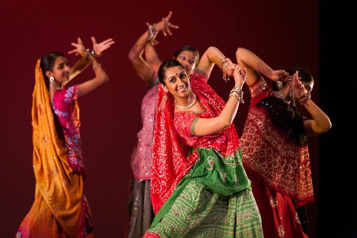 Восточные танцы: индийский, арабский, африканский и цыганский танцы