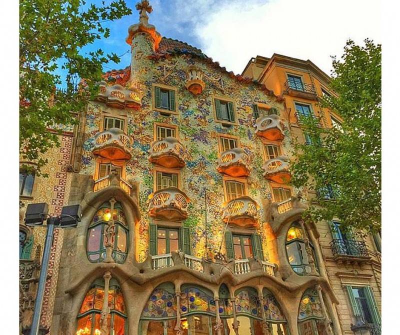 Дом бальо в барселоне (casa batlló) | дороги мира