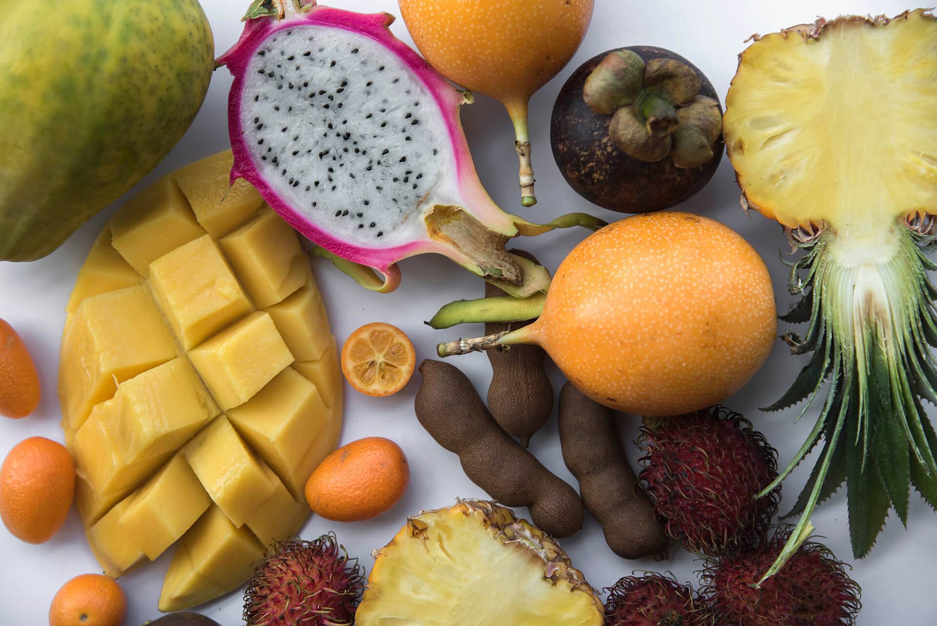 Экзо фрукты. Тропические фрукты маракуйя личи папайя. Карибиан фрукт. Манго папайя маракуйя. Экзотические фрукты субтропиков.