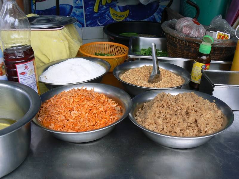 Чем кормить трехлетнего ребенка в таиланде?