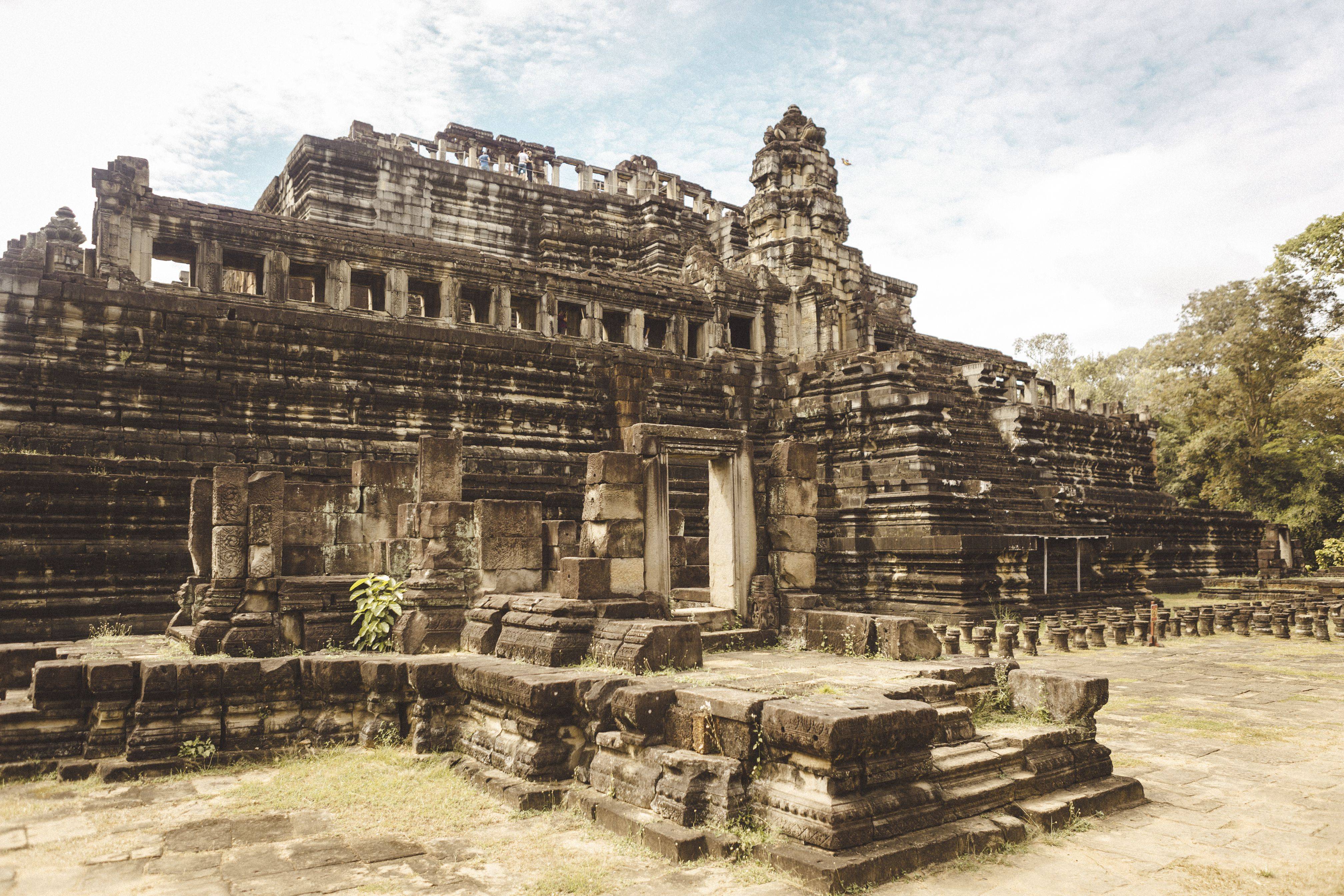Храм ангкор-ват в камбодже - чудеса света