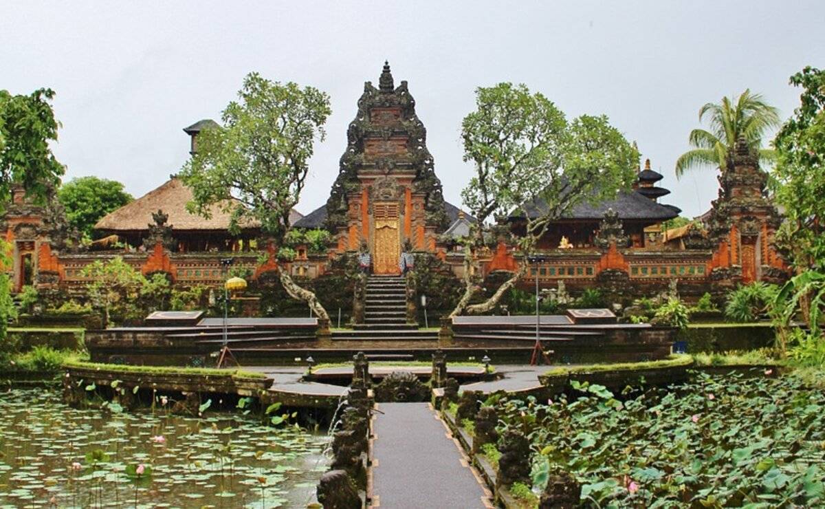 Храм бесаких — главная святыня острова, «мать всех храмов» — бали, индонезия