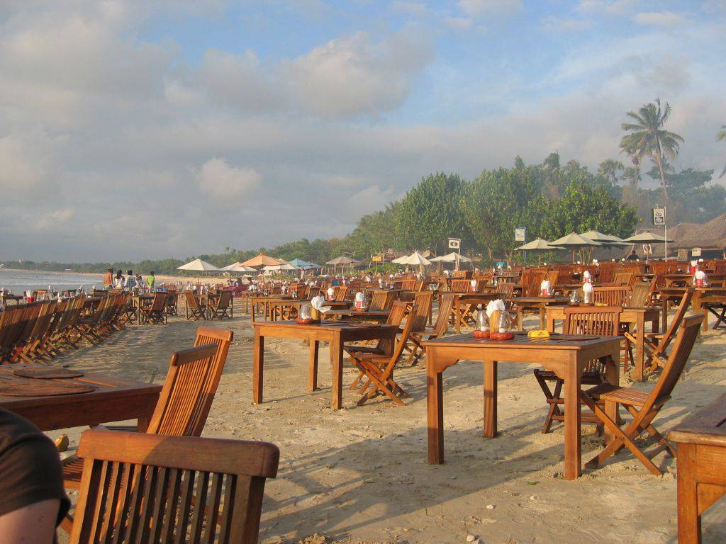 Пляж джимбаран или jimbaran beach из категории самые лучшие пляжи индонезии - фото путеводитель
