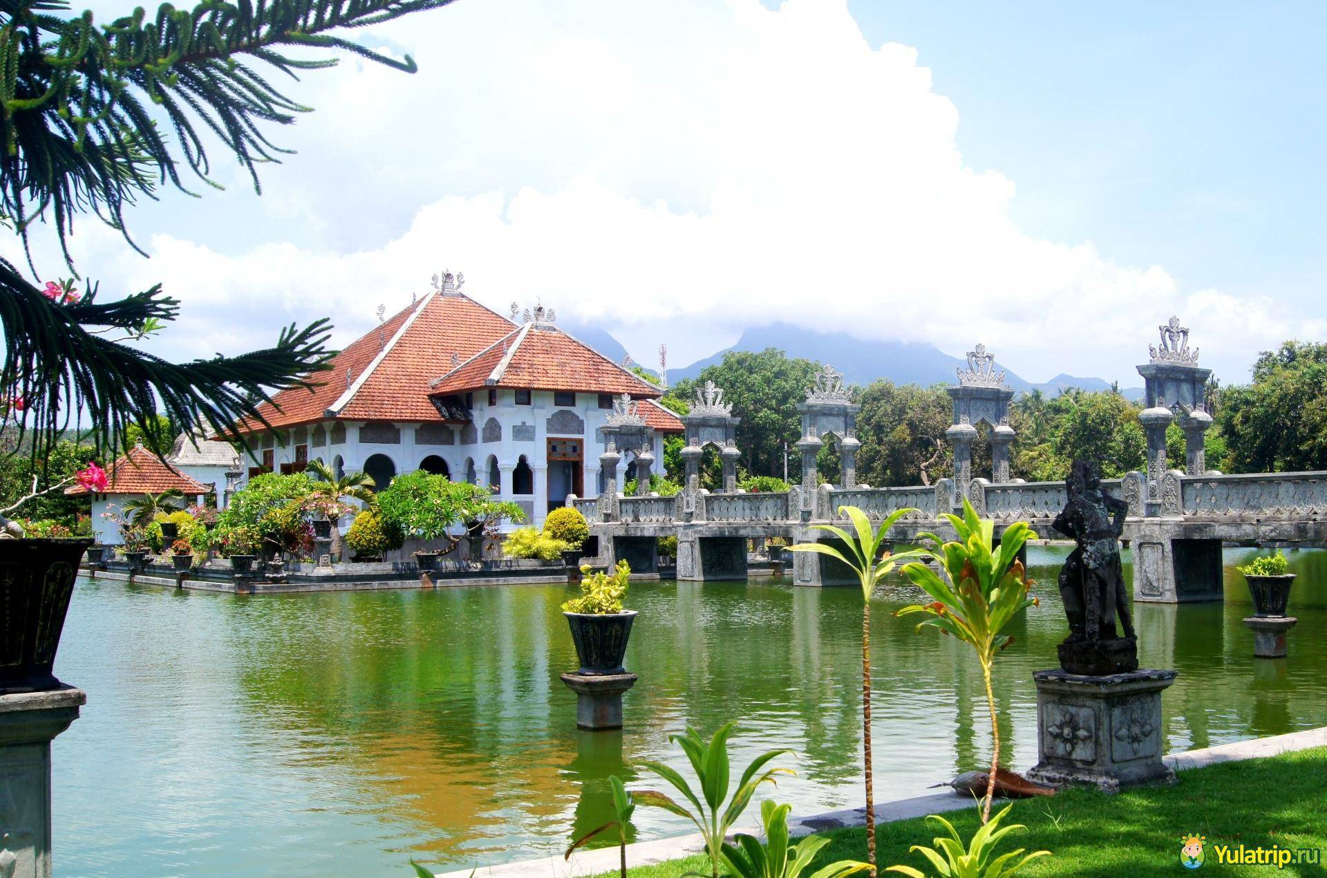 Таман уджунг — красивейший водный дворец на востоке бали, taman ujung