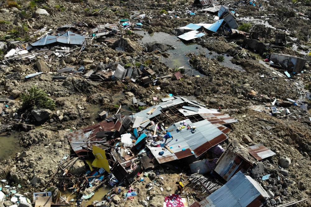 Катастрофа на сулавеси: что известно о ситуации в индонезии, где из-за землетрясения и цунами погибли более 800 человек — рт на русском