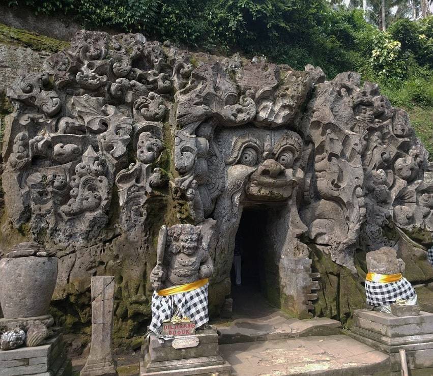 Гоа гаджа («слоновьи пещеры») (goa gadzhah) описание и фото - индонезия : остров бали