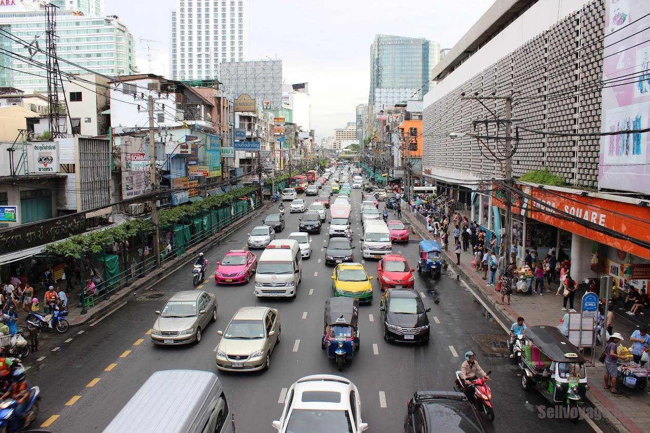 Авто бангкок. Таиланд дорожное движение.