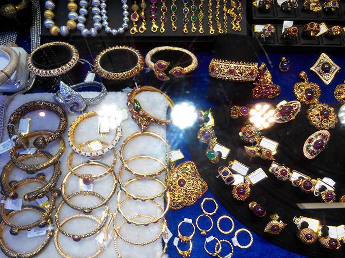 Ювелирные украшения из золота и серебра в таиланде