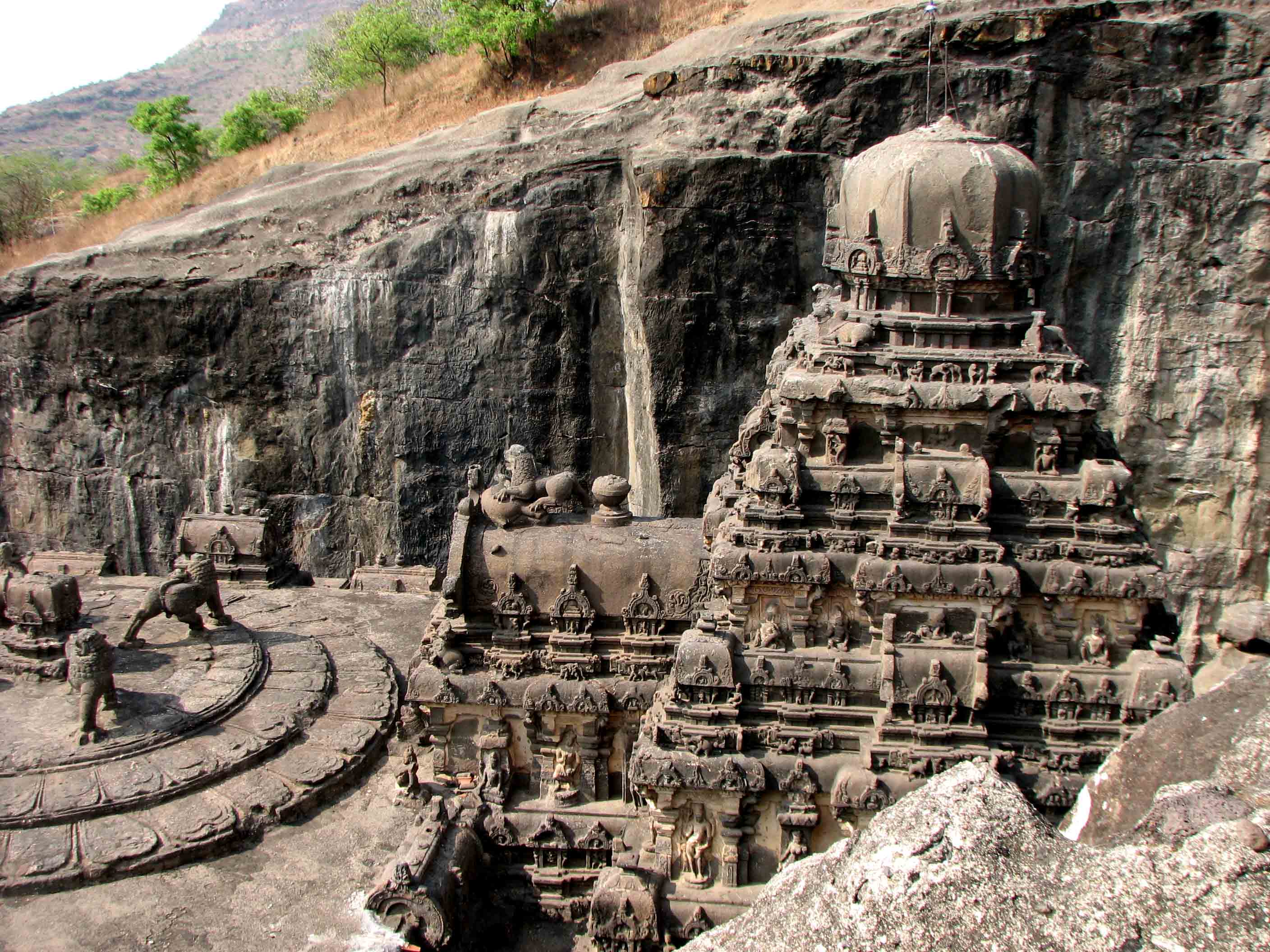 Эллора: уникальные храмы высеченные в скале (13 фото)