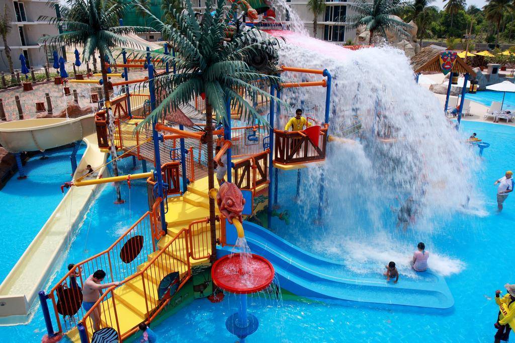 Отели таиланда с аквапарком, водными горками - гостиницы рядом с  аквапарками