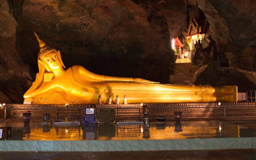 Храм лежащего будды в бангкоке: здесь появился тайский массаж
