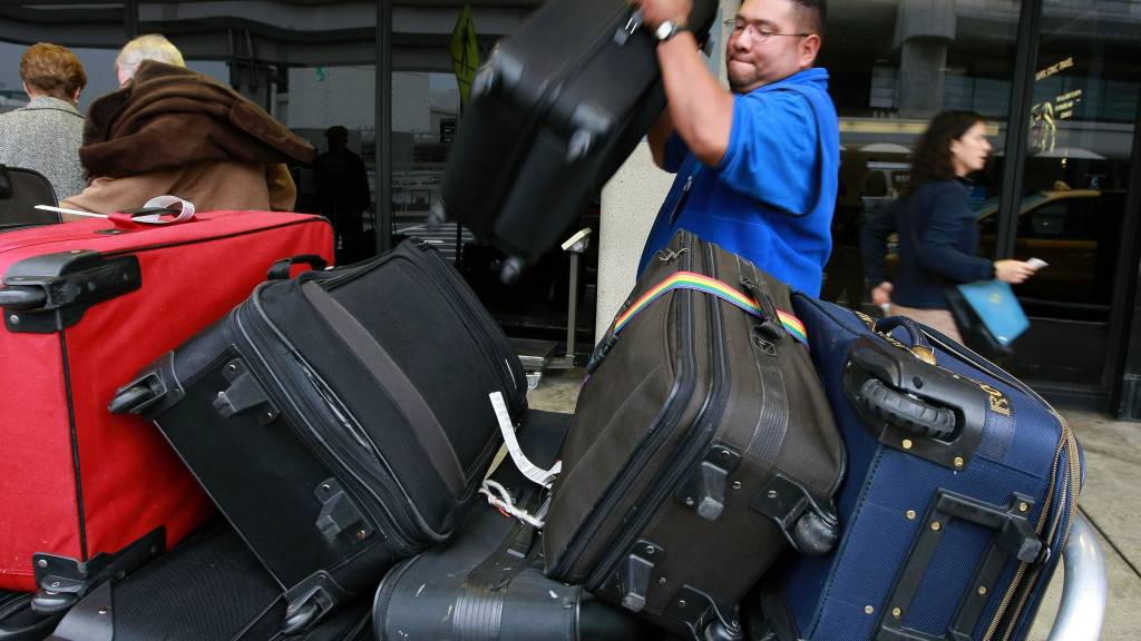 Как сдавать багаж в аэропорту: правила - самолет