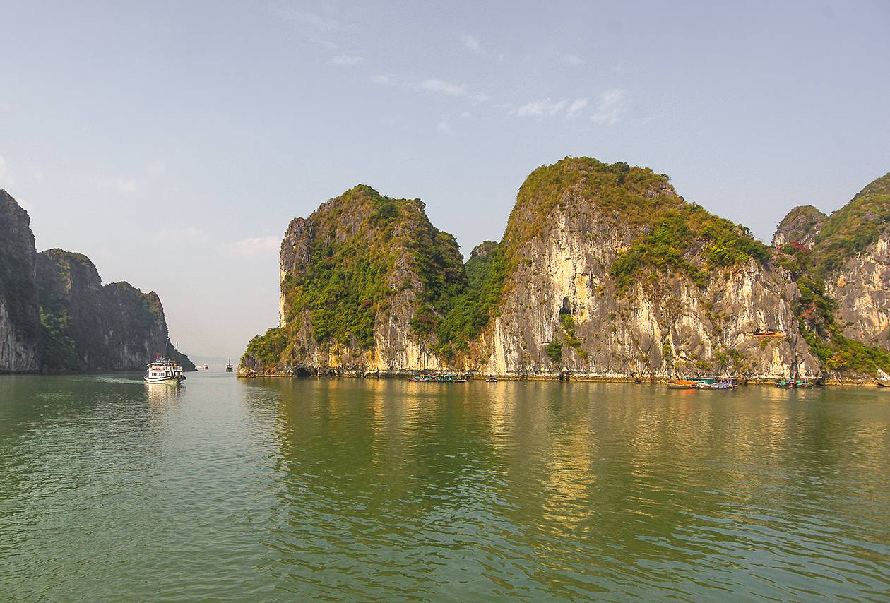 Бухта халонг (вьетнам) | жизнь в путешествиях
