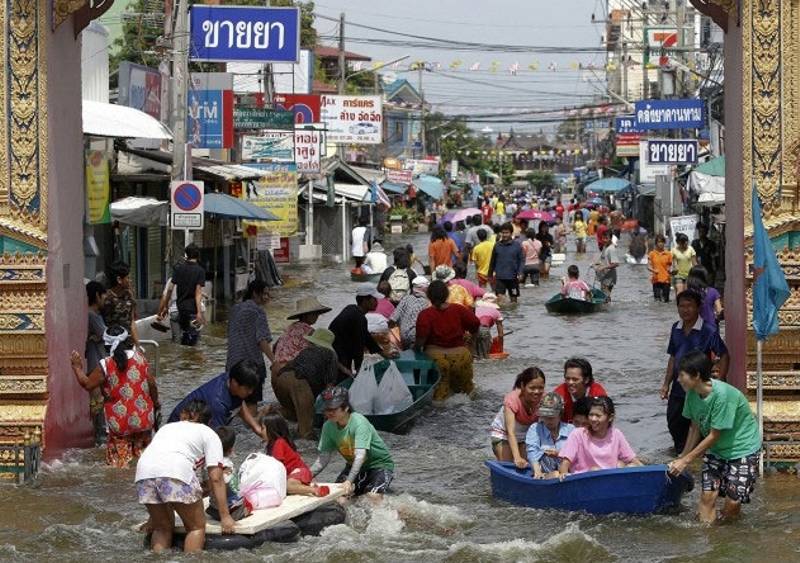Настоящее наводнение в таиланде происходить в аютае (ayutthaya)