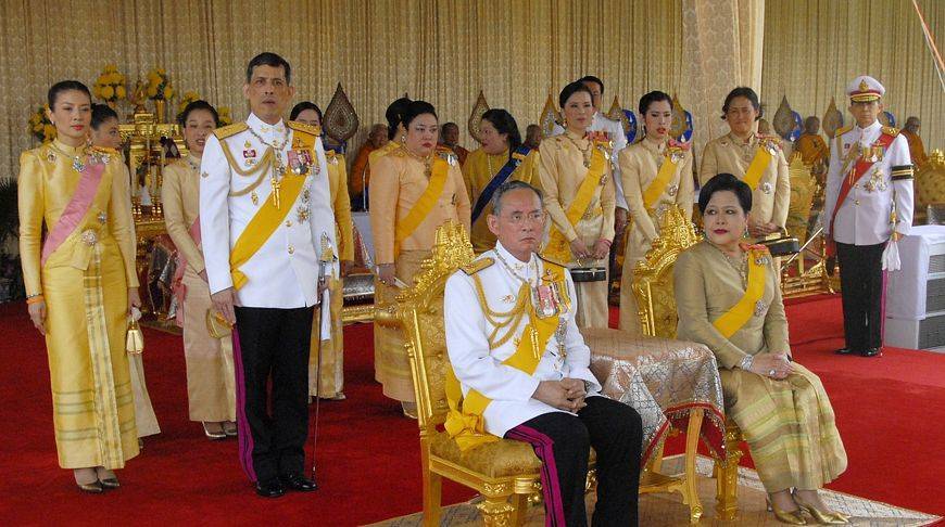 Король тайланда пхумипон адульядет: мудрец, вызывающий дождь