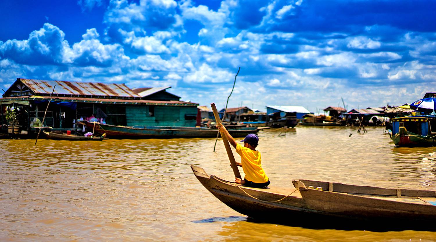 Плавучая деревня на озере тонлесап в камбодже | tonle sap