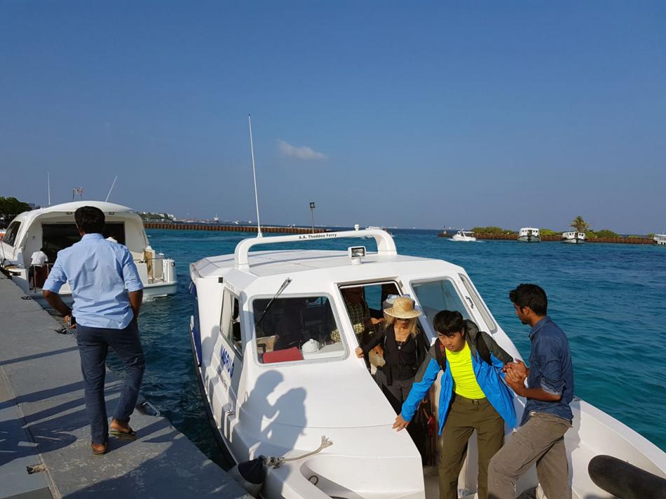 расписание парома из мале до маафуши. спидбот мальдивы трансфер. трансфер на лодке на мальдивах. паром мале. тодду мальдивы на карте.